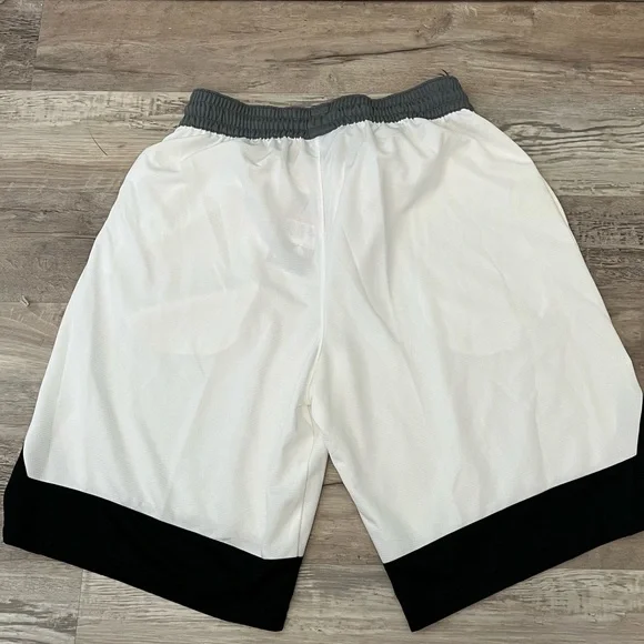 2/40 NWT Nike Dri-FIT Icon Men’s Basketball Shorts White & Black Size Large - Picture 3 of 6